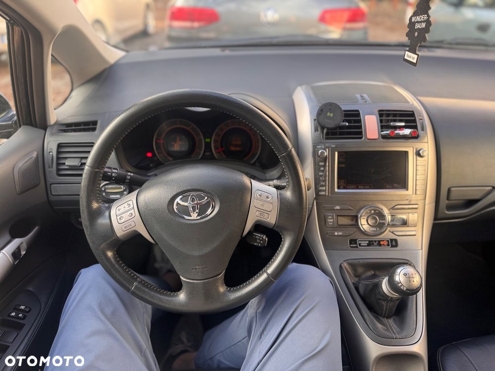 Toyota Auris 2.2 D-4D D-CAT - 7