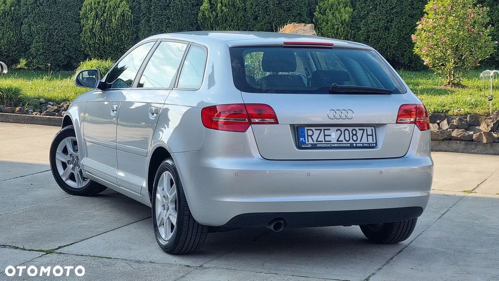 Audi A3 Sportback 1.6 Ambition - 11
