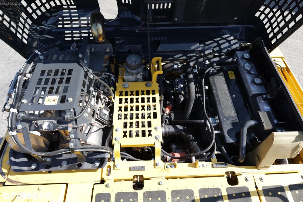 Komatsu PC210LC-11 - 28