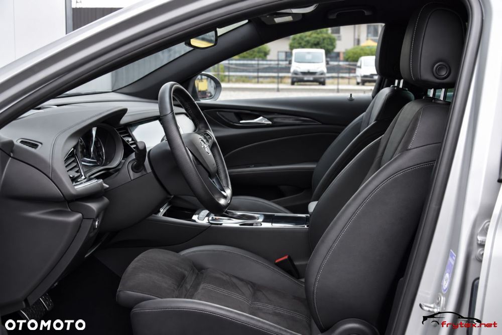 Opel Insignia - 18
