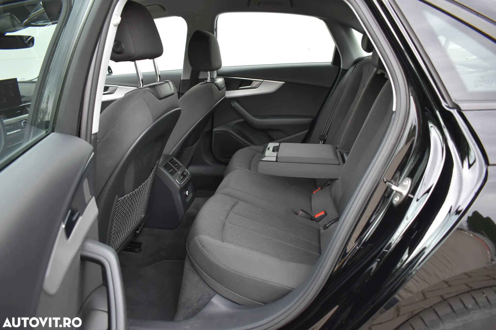 Audi A4 35 TDI S tronic MHEV Basic - 11