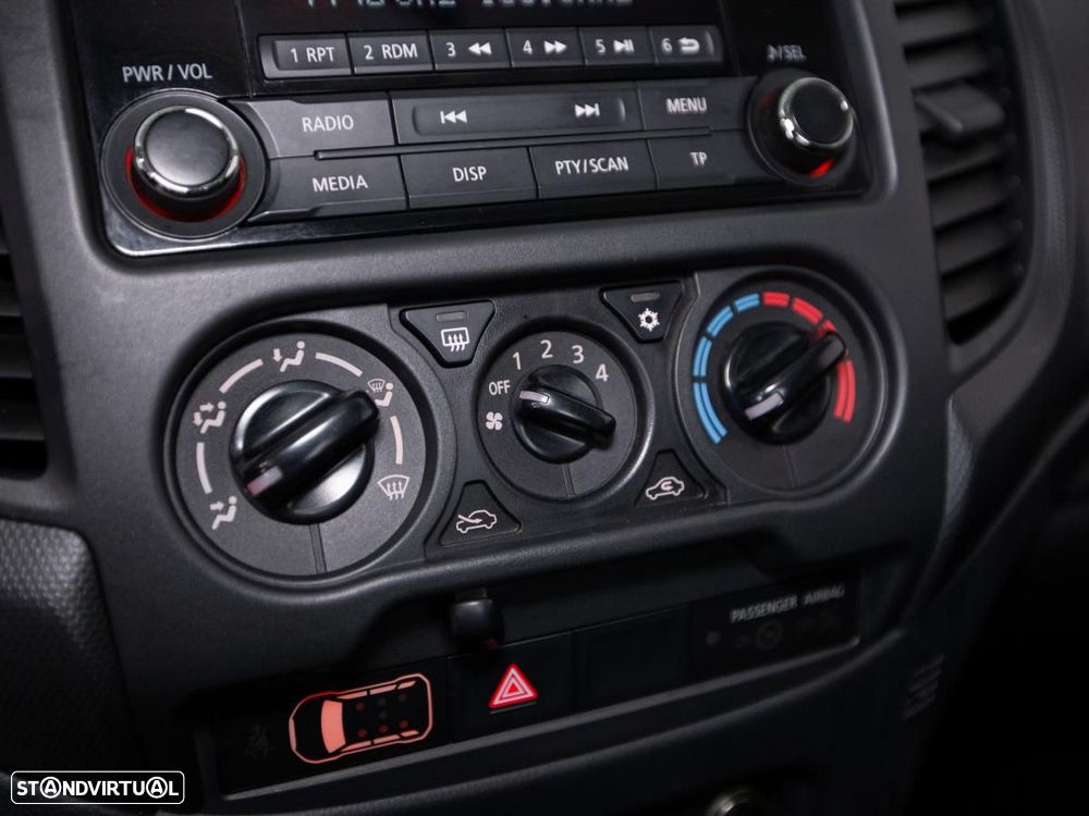 Mitsubishi L200 2.4 DI-D CLUB CAB INVITE 3L 4WD - 19