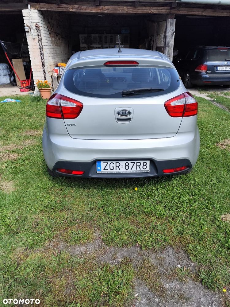 Kia Rio - 2