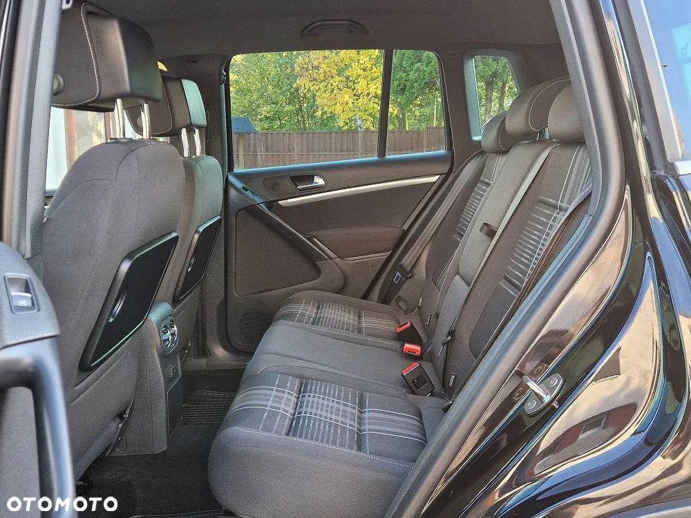 Volkswagen Tiguan 2.0 TDI SCR BlueMotion Technology Lounge Sport & Style - 14