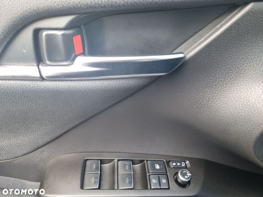 Toyota Camry 2.5 Hybrid Executive CVT - 21