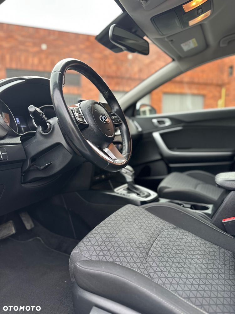Kia Ceed 1.6 CRDi mHEV L DCT - 27