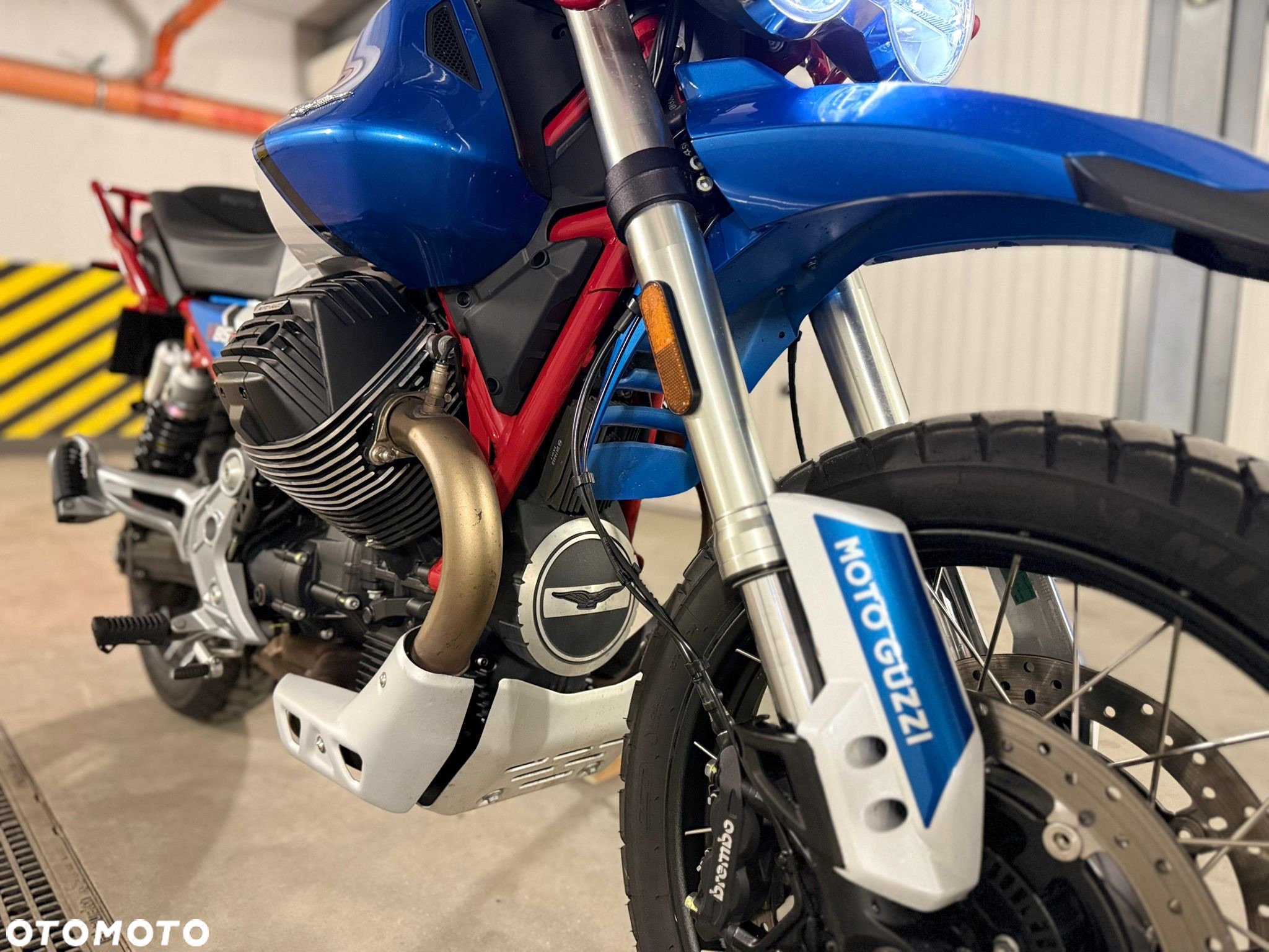Moto Guzzi V85 - 4