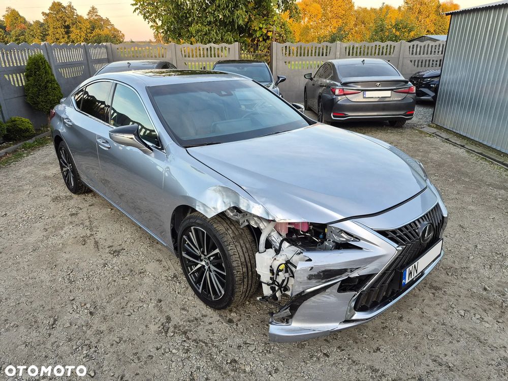 Lexus ES 300h Prestige - 3
