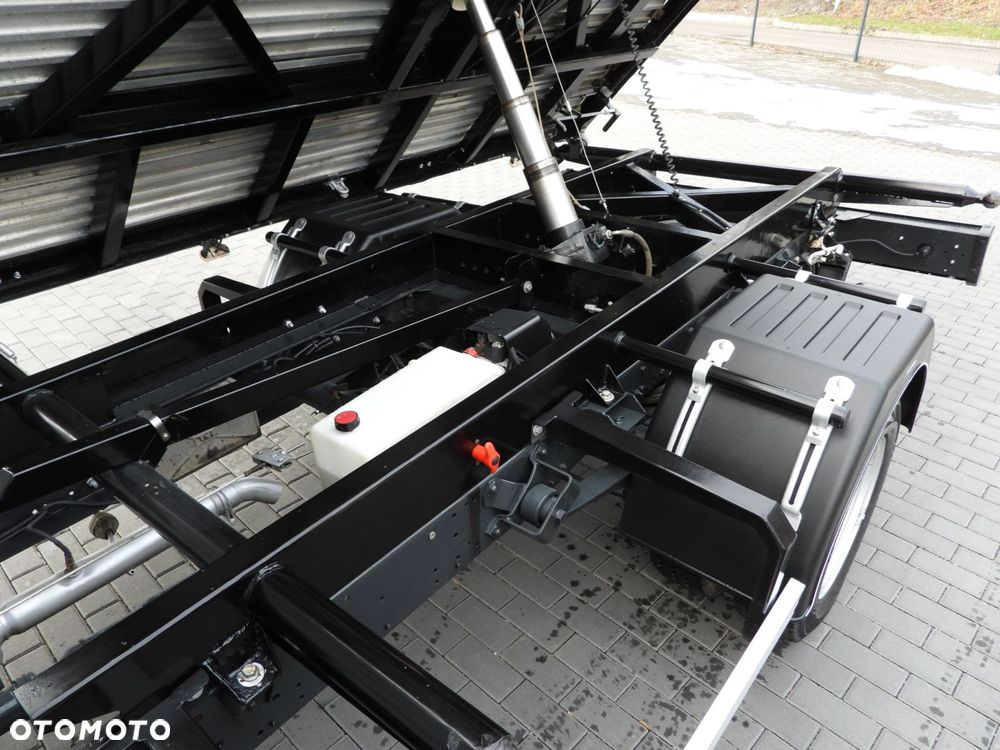 Iveco DAILY 50C16 WYWROTKA TROJSTRONNA PODWÓJNA KABINA DOKA 6 MIEJSC TEMPOMAT PNEUMATYKA BLIŹNIACZE KOŁA KLIMATYZACJA  160KM - 23