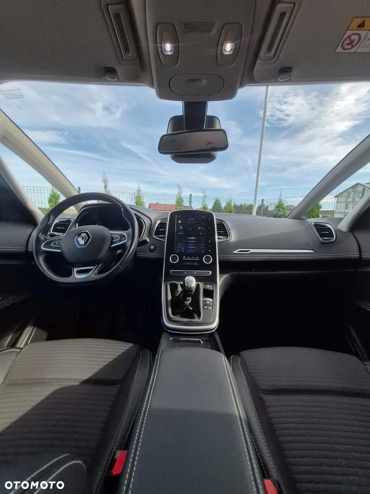 Renault Grand Scenic - 24