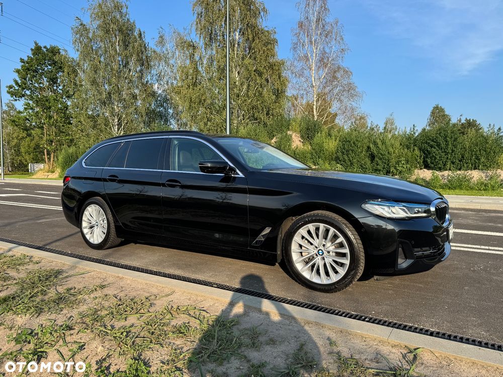 BMW Seria 5 530i xDrive mHEV - 14