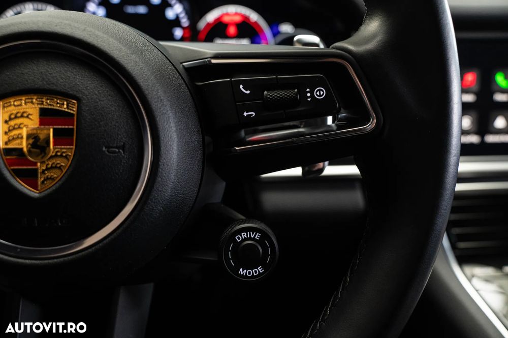 Porsche Panamera 4 E-Hybrid - 21