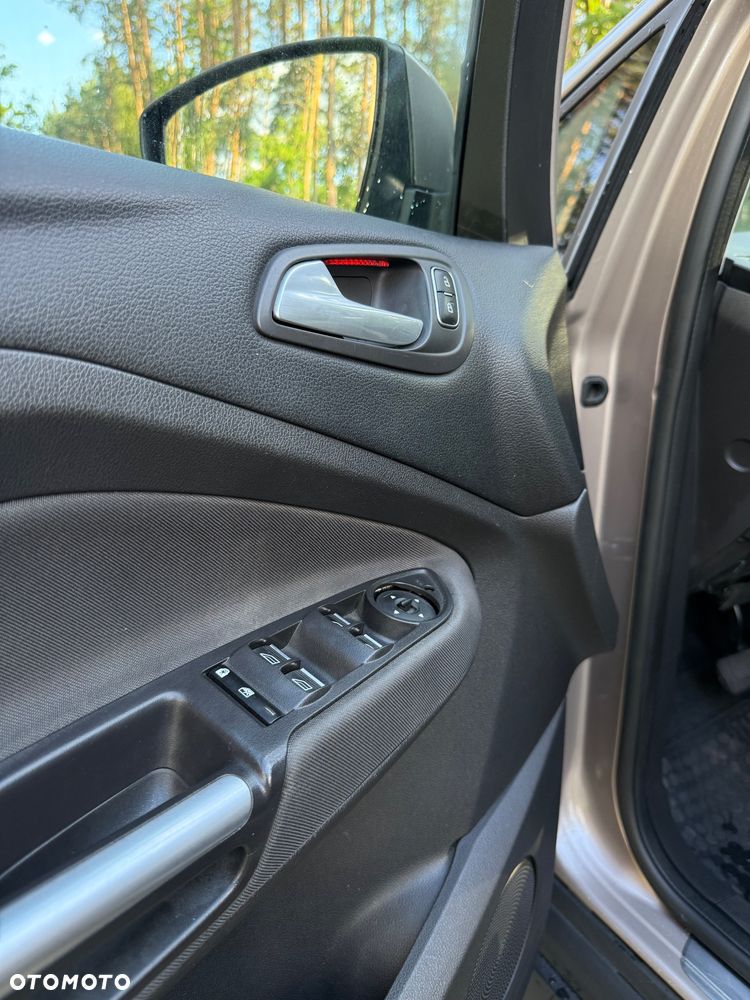 Ford C-MAX 2.0 TDCi Start-Stop-System Titanium - 19