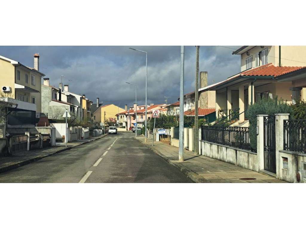 Excelente Lote para construção, com 246 M2, em Mogadouro - Grande imagem: 2/12