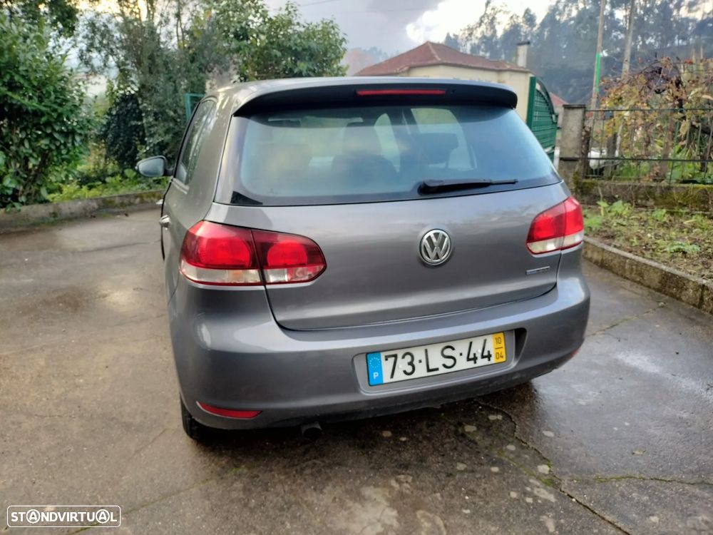 VW Golf 1.6 TDi Trendline BlueMotion - 4