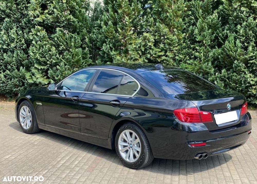 BMW Seria 5 525d xDrive - 10