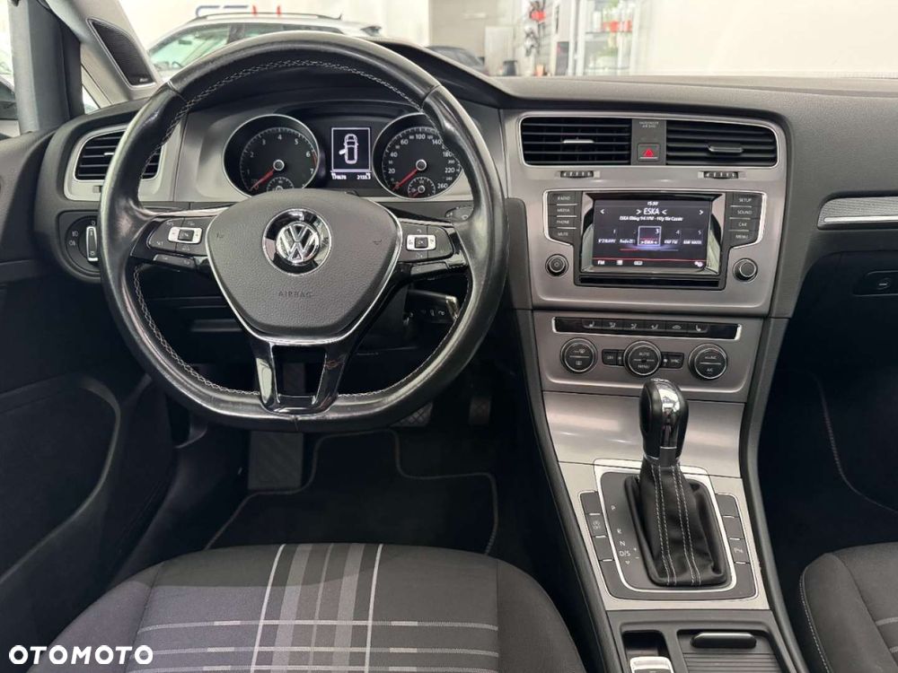 Volkswagen Golf - 28