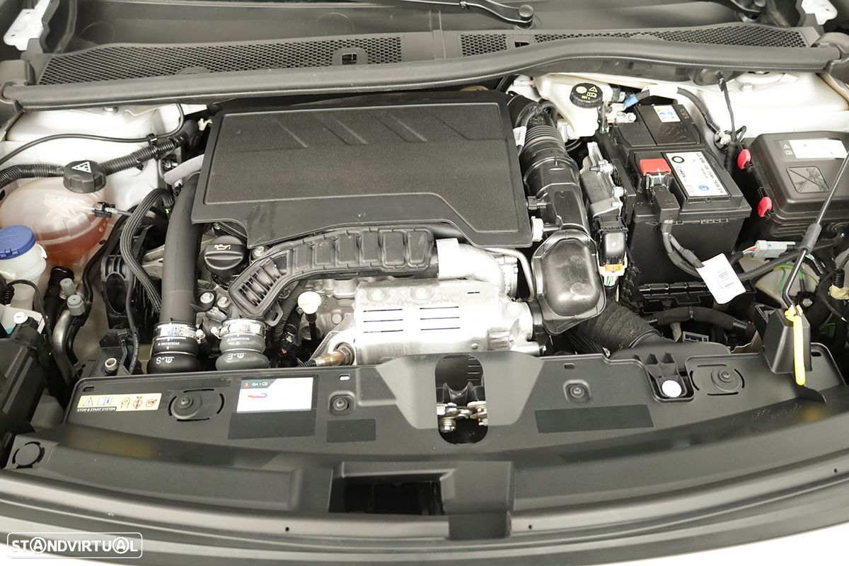 Peugeot 2008 1.2 PureTech Allure EAT8 - 25
