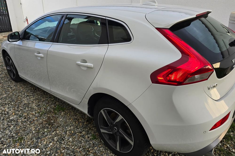 Volvo V40 D3 DRIVe Kinetic - 4