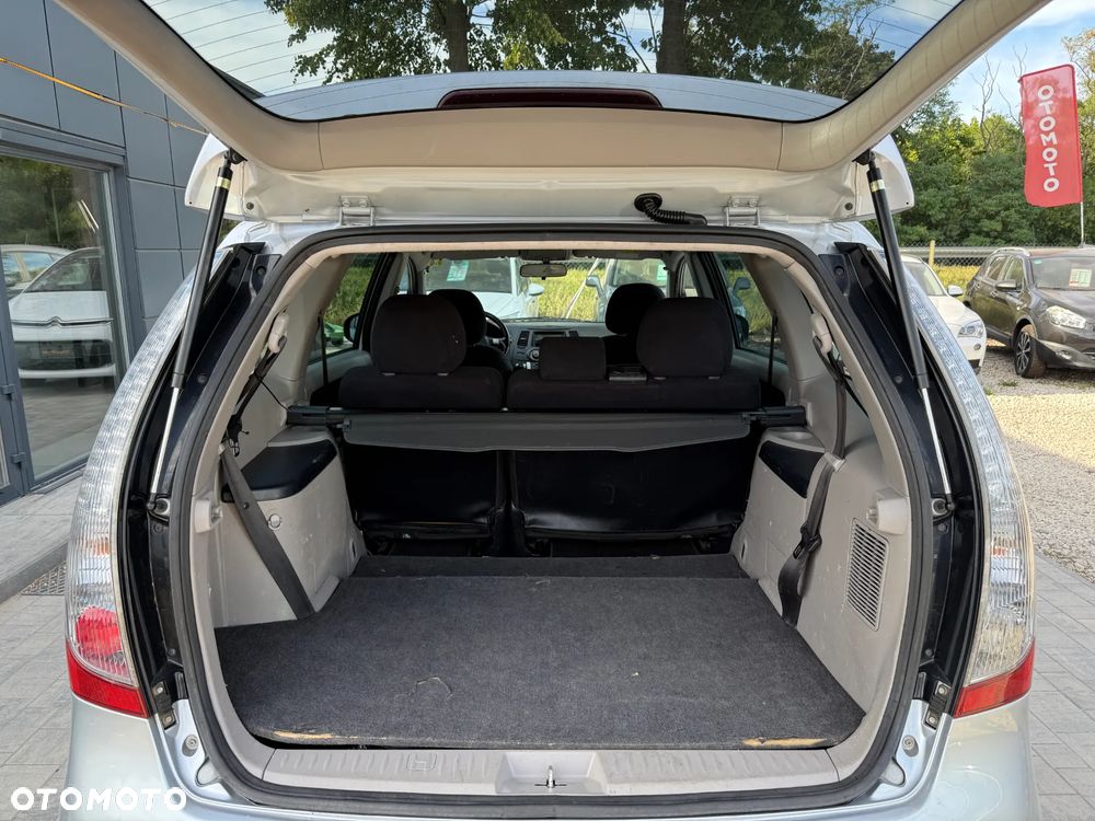 Mitsubishi Grandis 2.4 Inform - 18