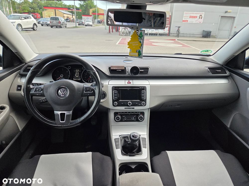 Volkswagen Passat 2.0 TDI DPF BlueMotion Technology Comfortline - 21