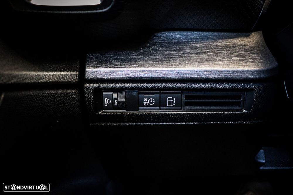 Citroën C5 X 1.6 Hybrid Plus e-EAT8 - 21