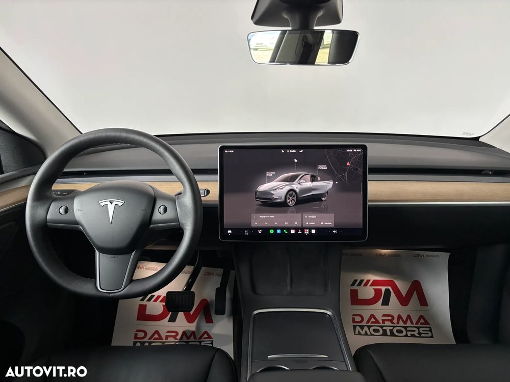 Tesla Model Y - 10