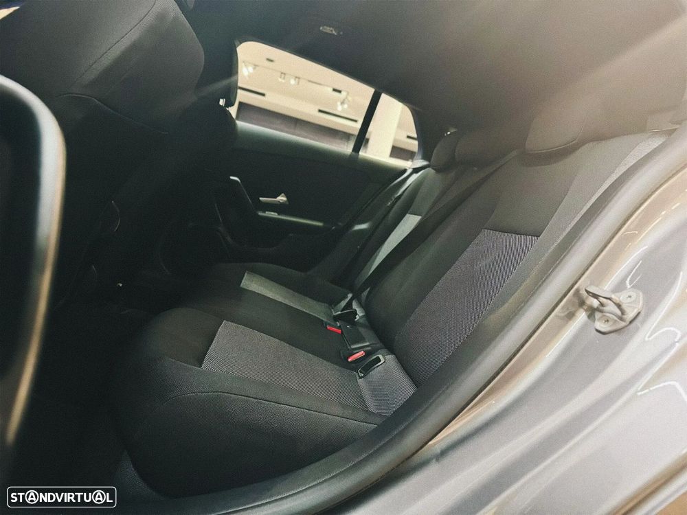 Mercedes-Benz CLA 180 - 13