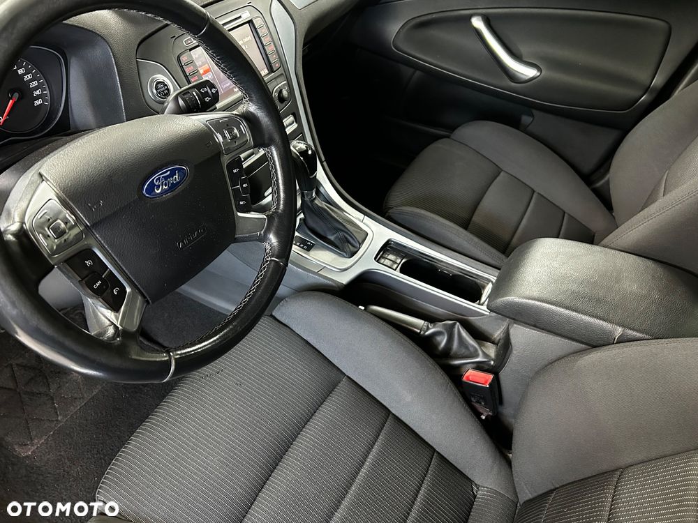Ford Mondeo - 33