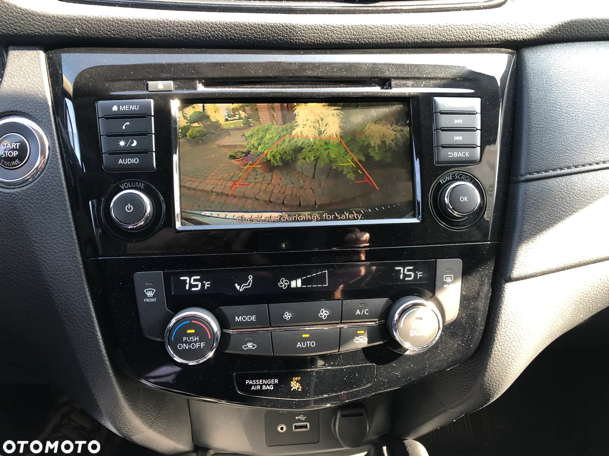 Nissan Rogue - 38