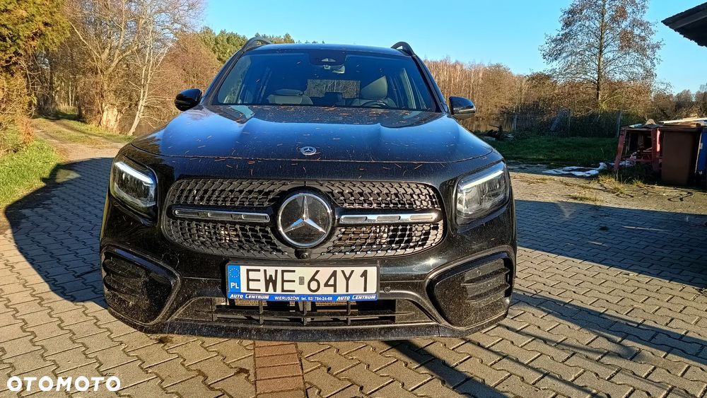 Mercedes-Benz GLB - 1