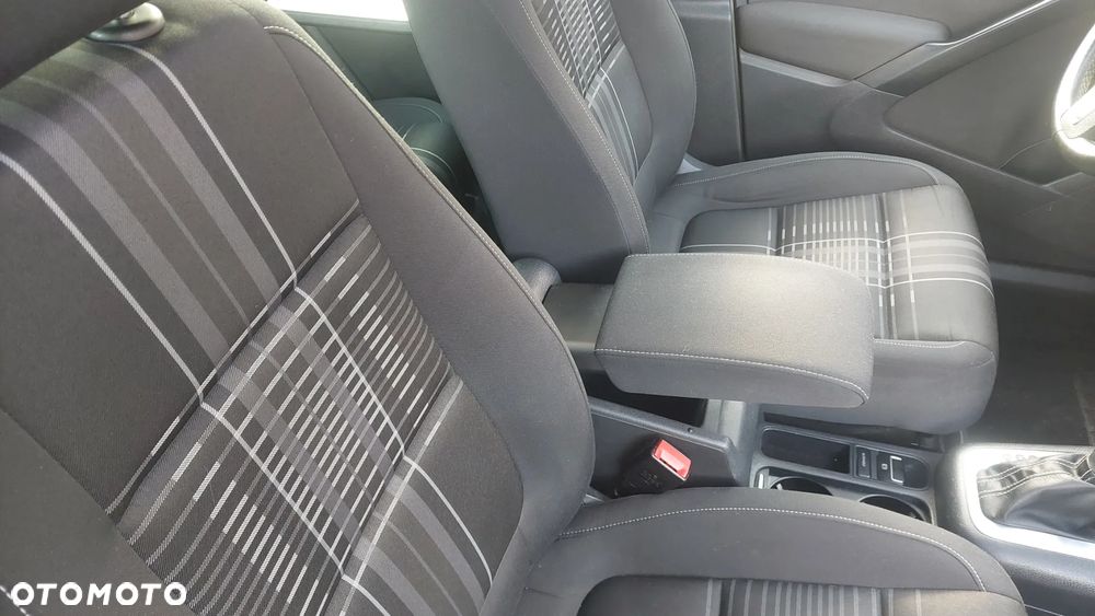 Volkswagen Tiguan 2.0 TDI 4Mot Perfectline R-Style DSG - 27