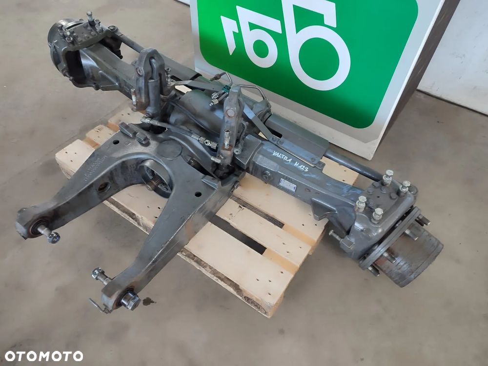 Wspornik przedniego mostu  M725300050032 Valtra N123 - 5