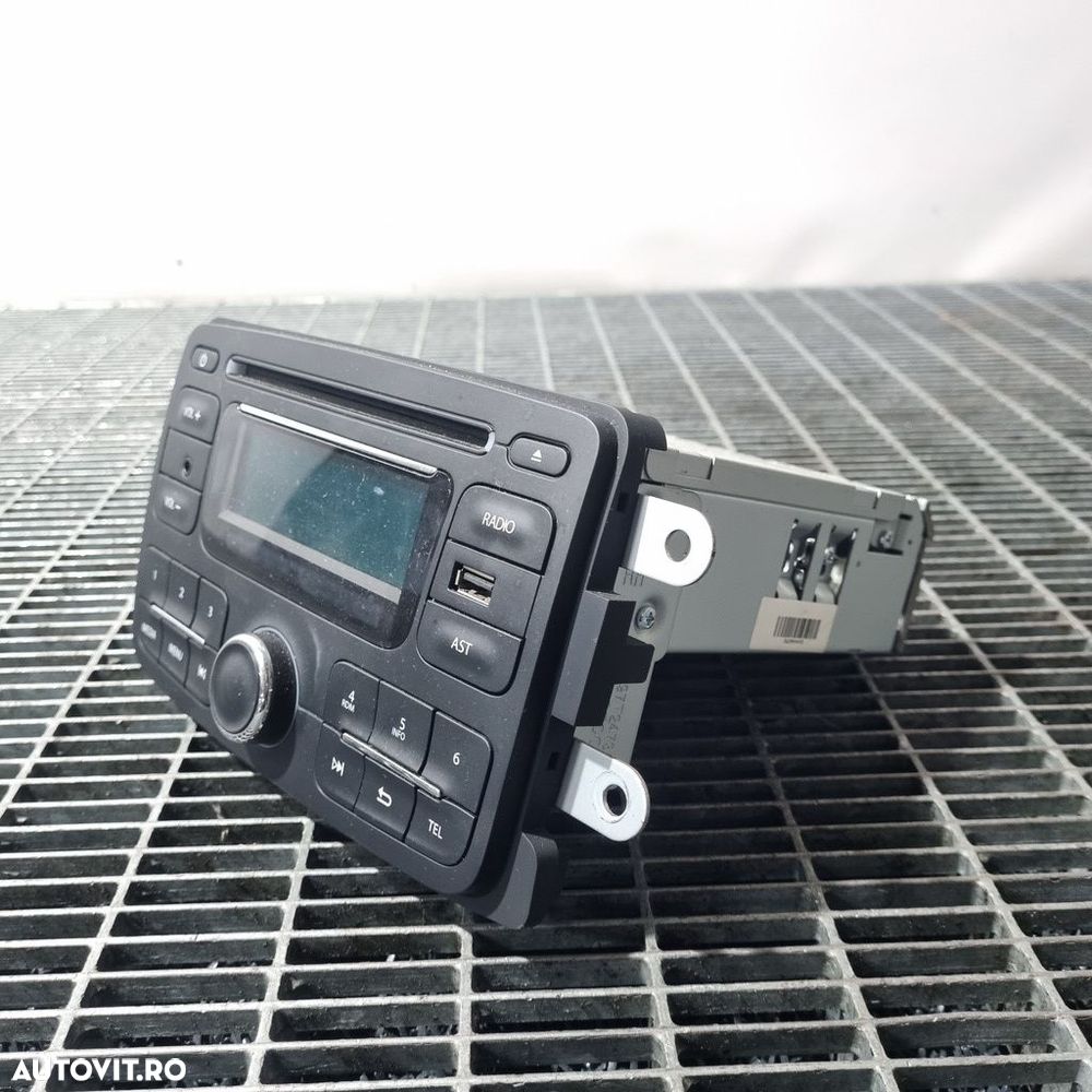 Cd player Dacia Duster 2010 - 2013 (1487) 281155216R - 2