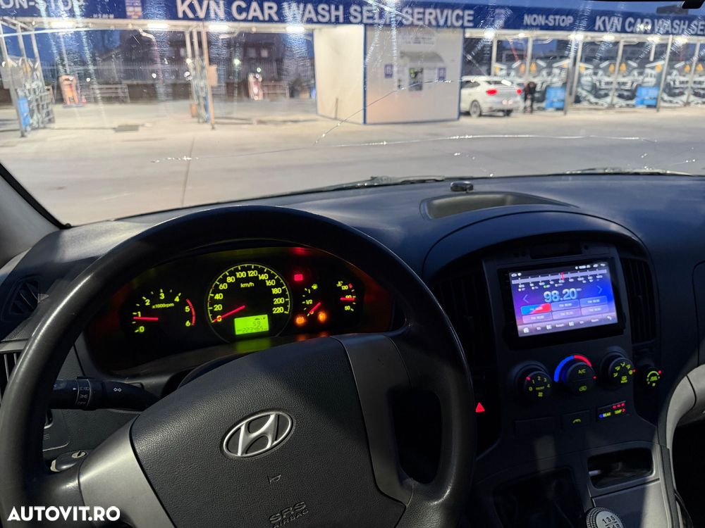 Hyundai H-1 Starex - 9