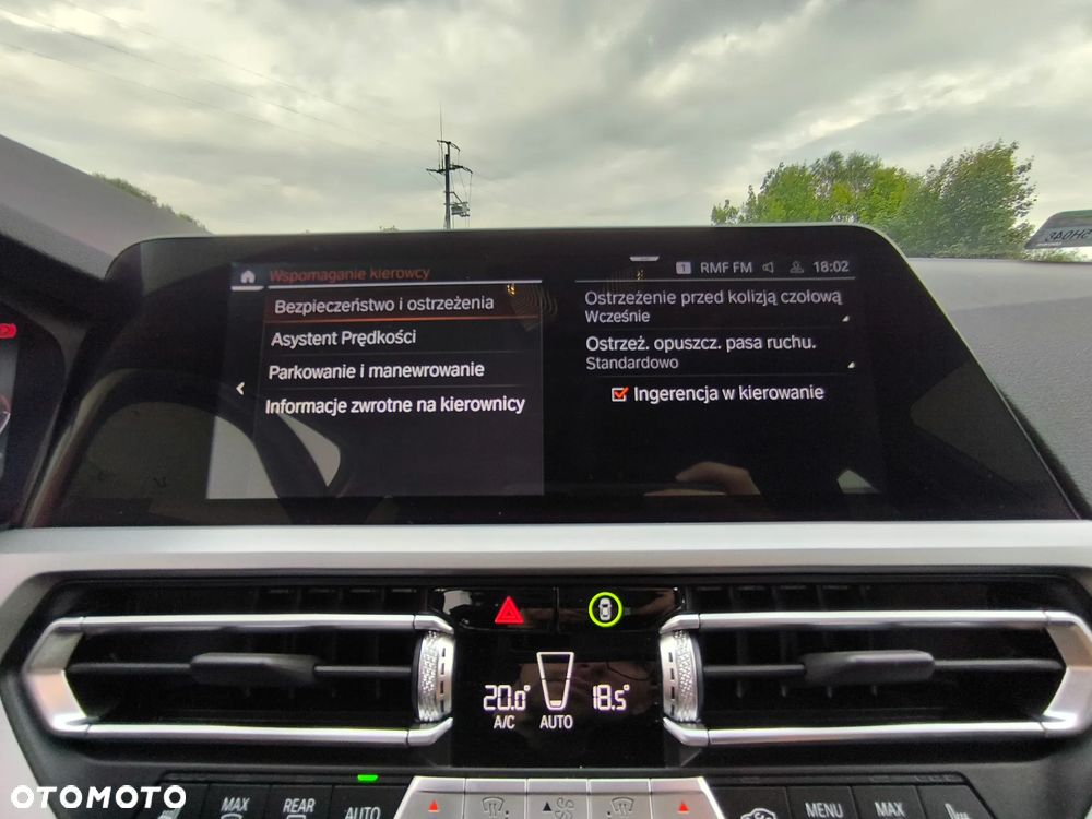BMW Seria 3 318i - 25