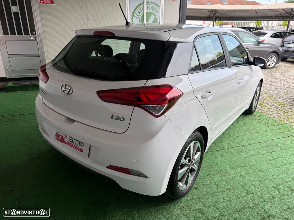 Hyundai i20 1.2 Blue LED - 6