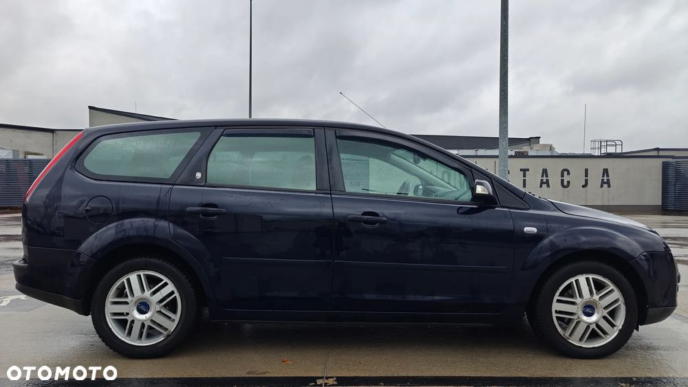 Ford Focus 1.6 Ghia - 9