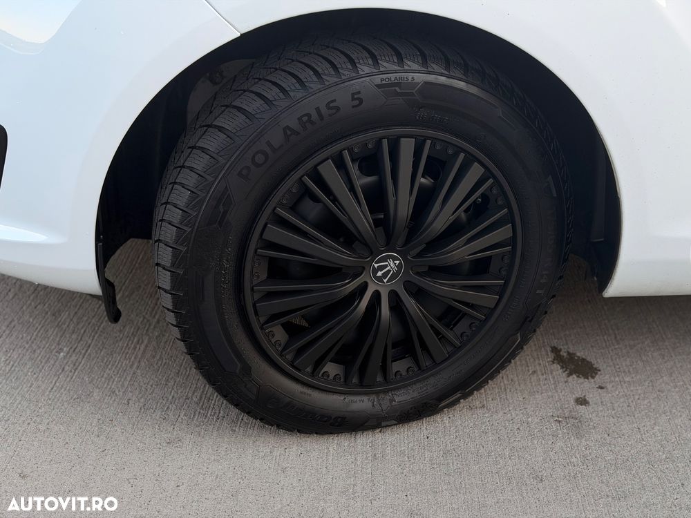 Ford Fiesta - 25