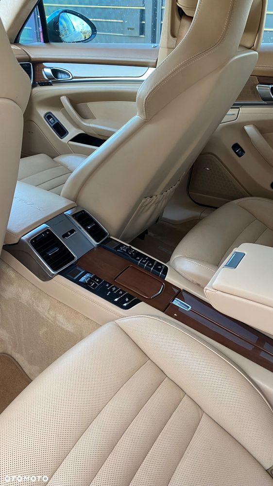 Porsche Panamera GTS - 18