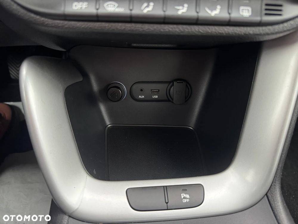 Kia Ceed 1.6 GDI Dream Team Edition - 22