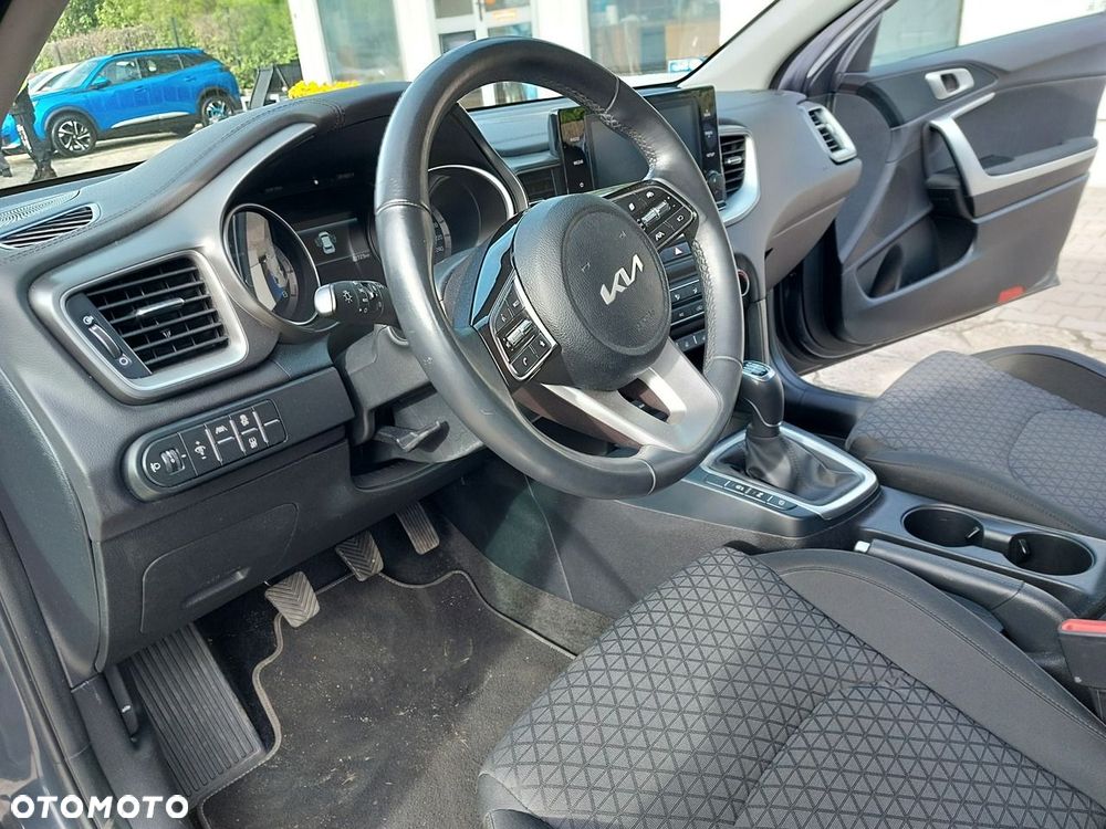 Kia Ceed - 12
