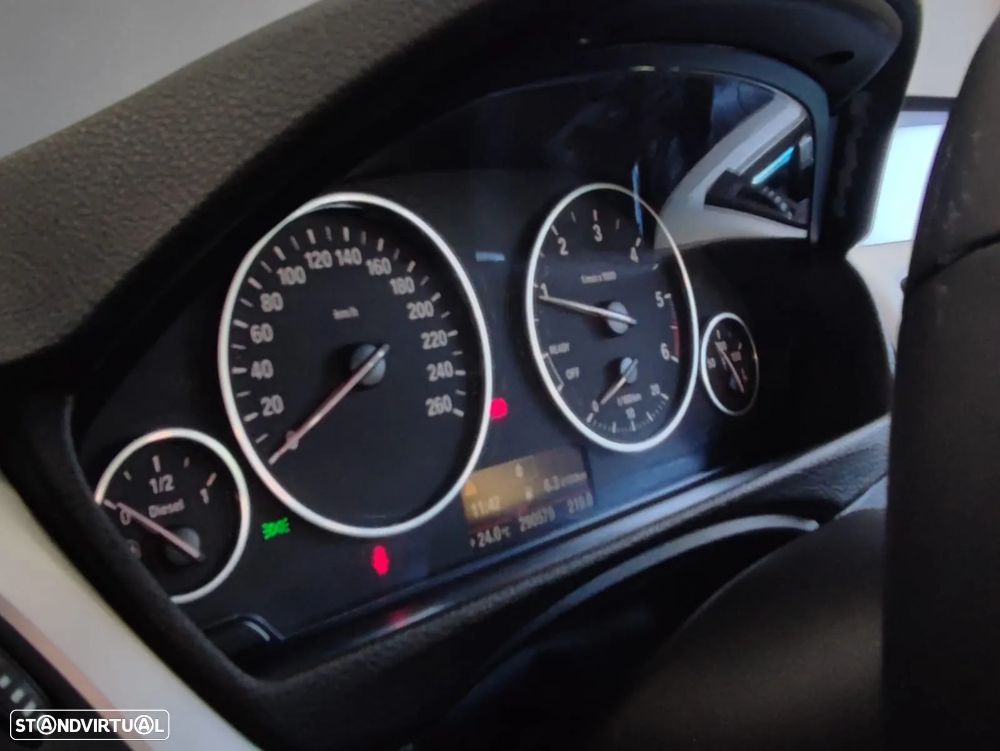 BMW 318 d DPF Touring Edition Sport - 45