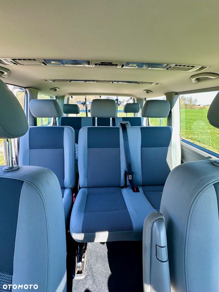Volkswagen Caravelle - 13