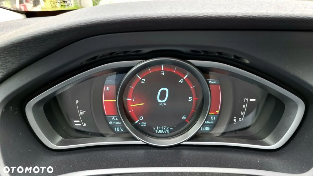 Volvo V40 Cross Country D3 Momentum - 25