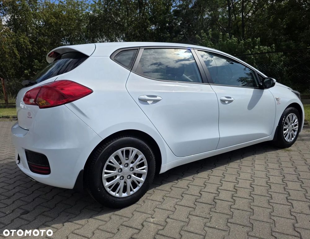 Kia Ceed 1.4 L Business Line Plus - 17