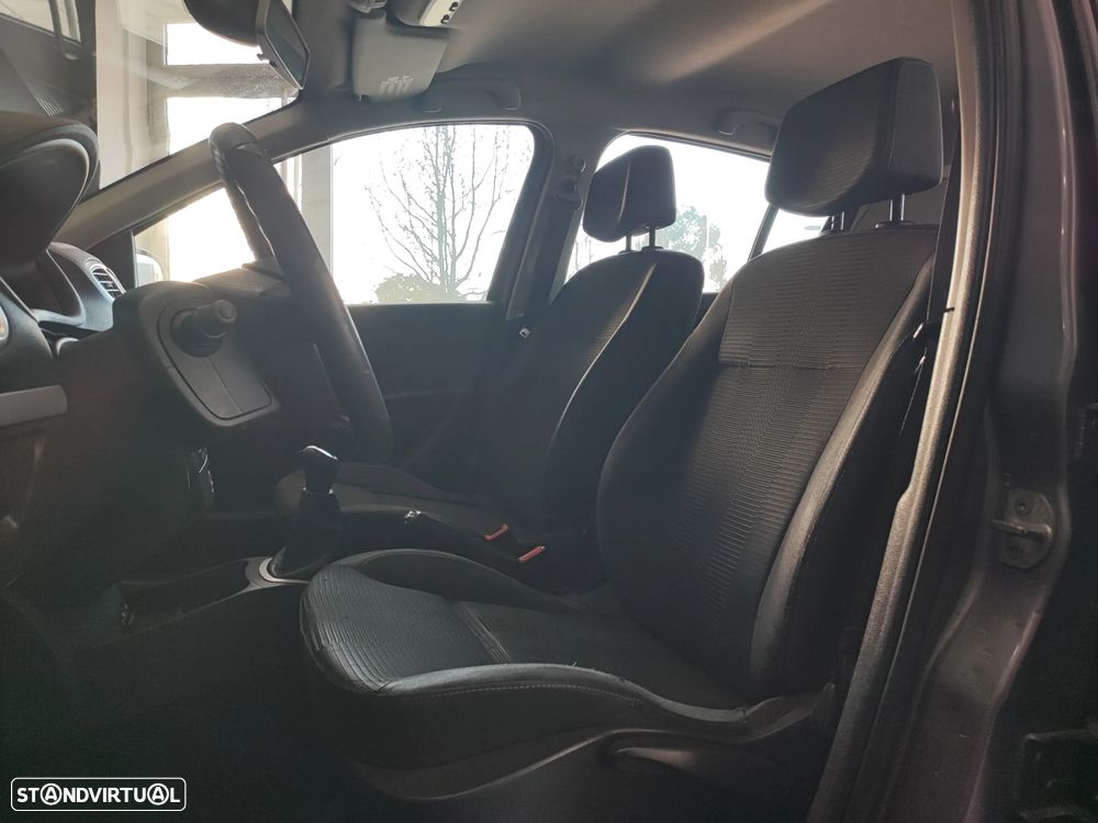 Renault Clio 1.2 16V Dynamique S - 23