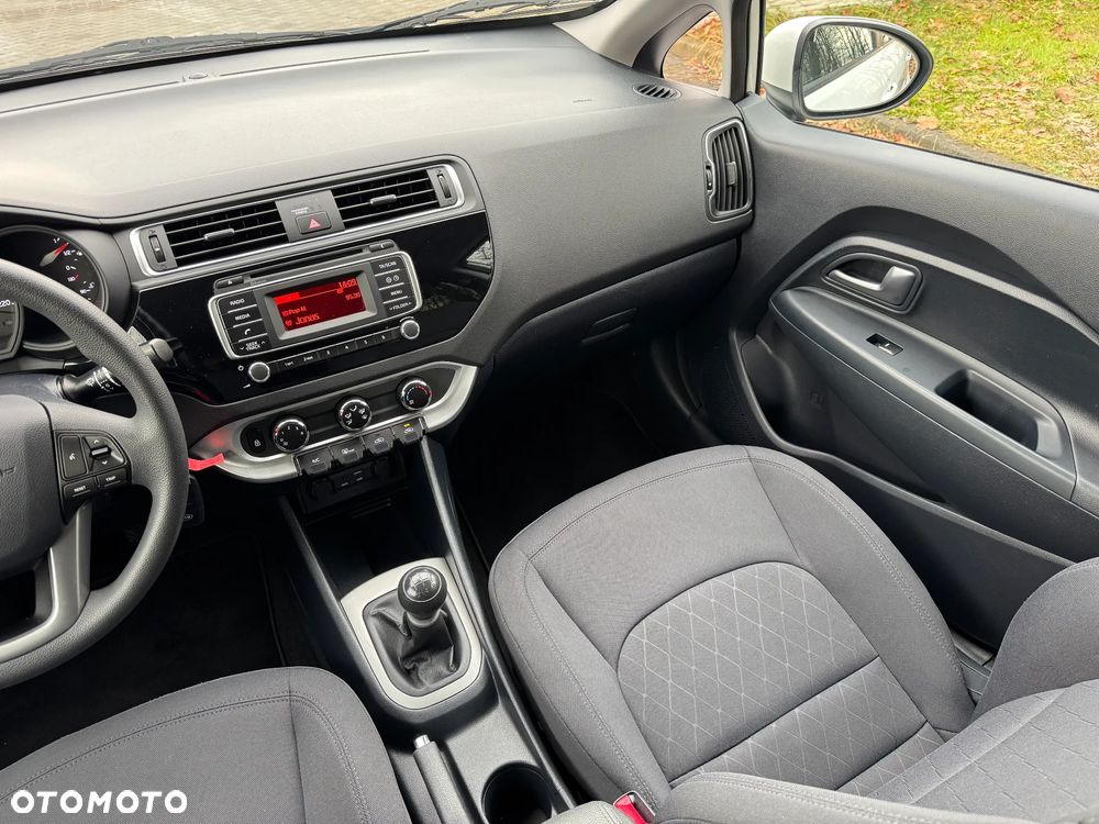 Kia Rio 1.2 Attract - 22