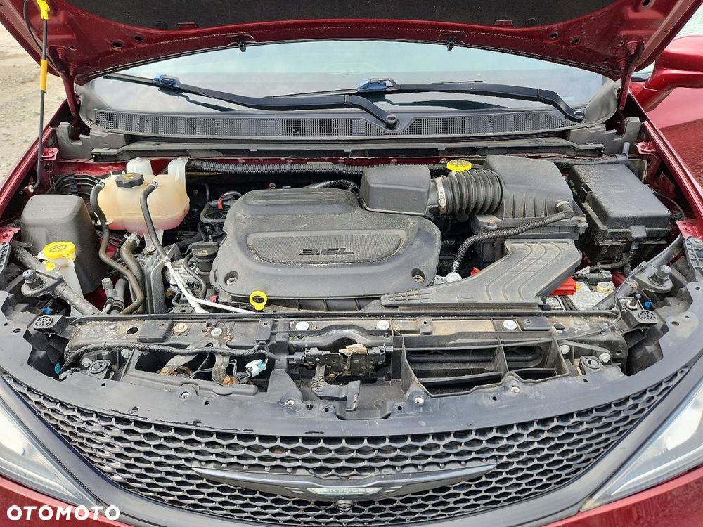 Chrysler Pacifica - 8