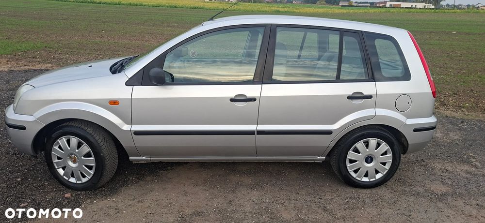Ford Fusion 2004 photo 3